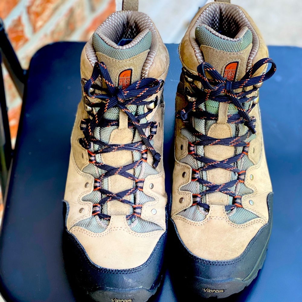 The North Face “Outlast” Hiking Boots with Vibram soles, Size 11/ Hommes